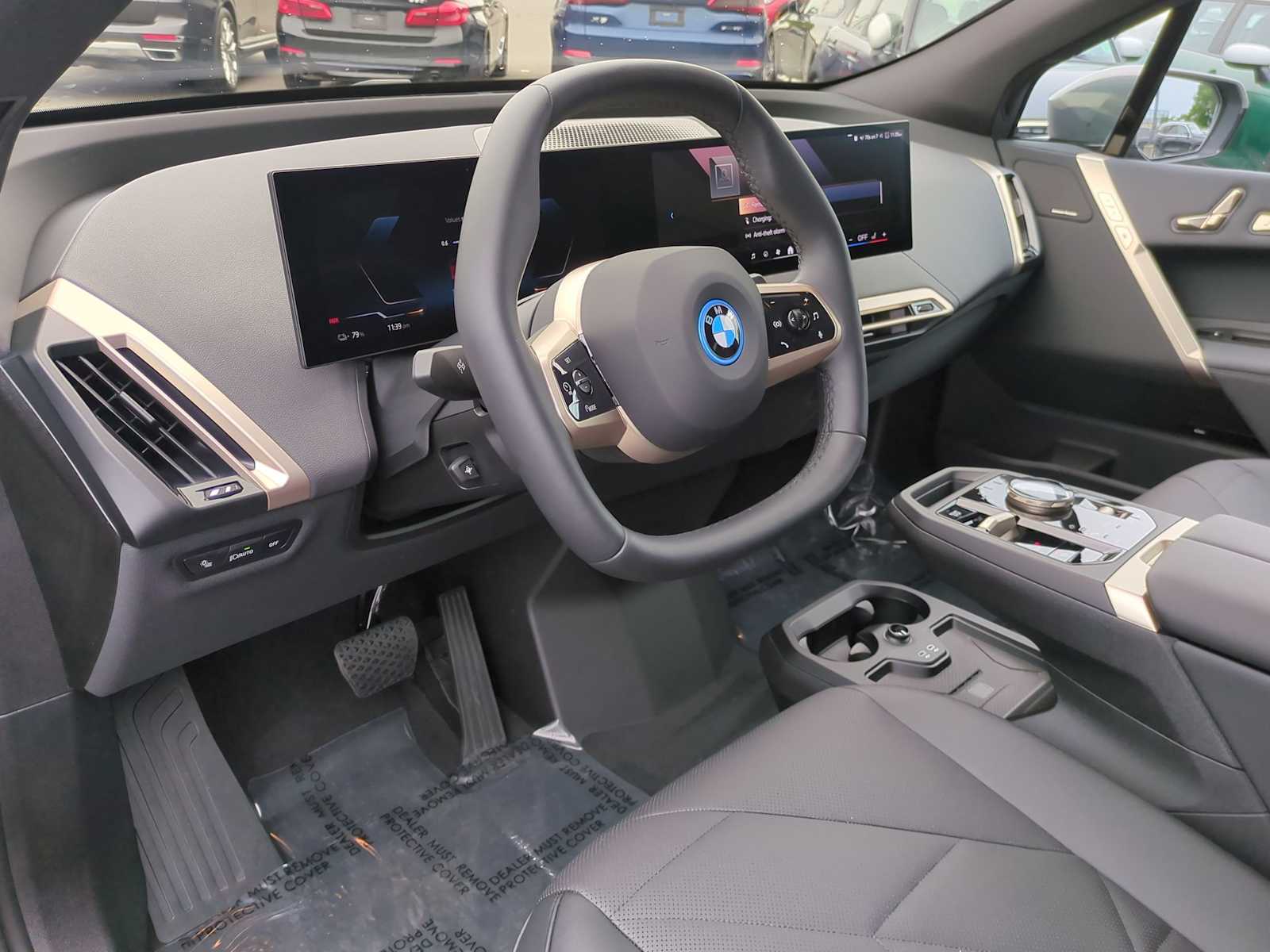 Thumbnail: 2025 BMW iX - 10