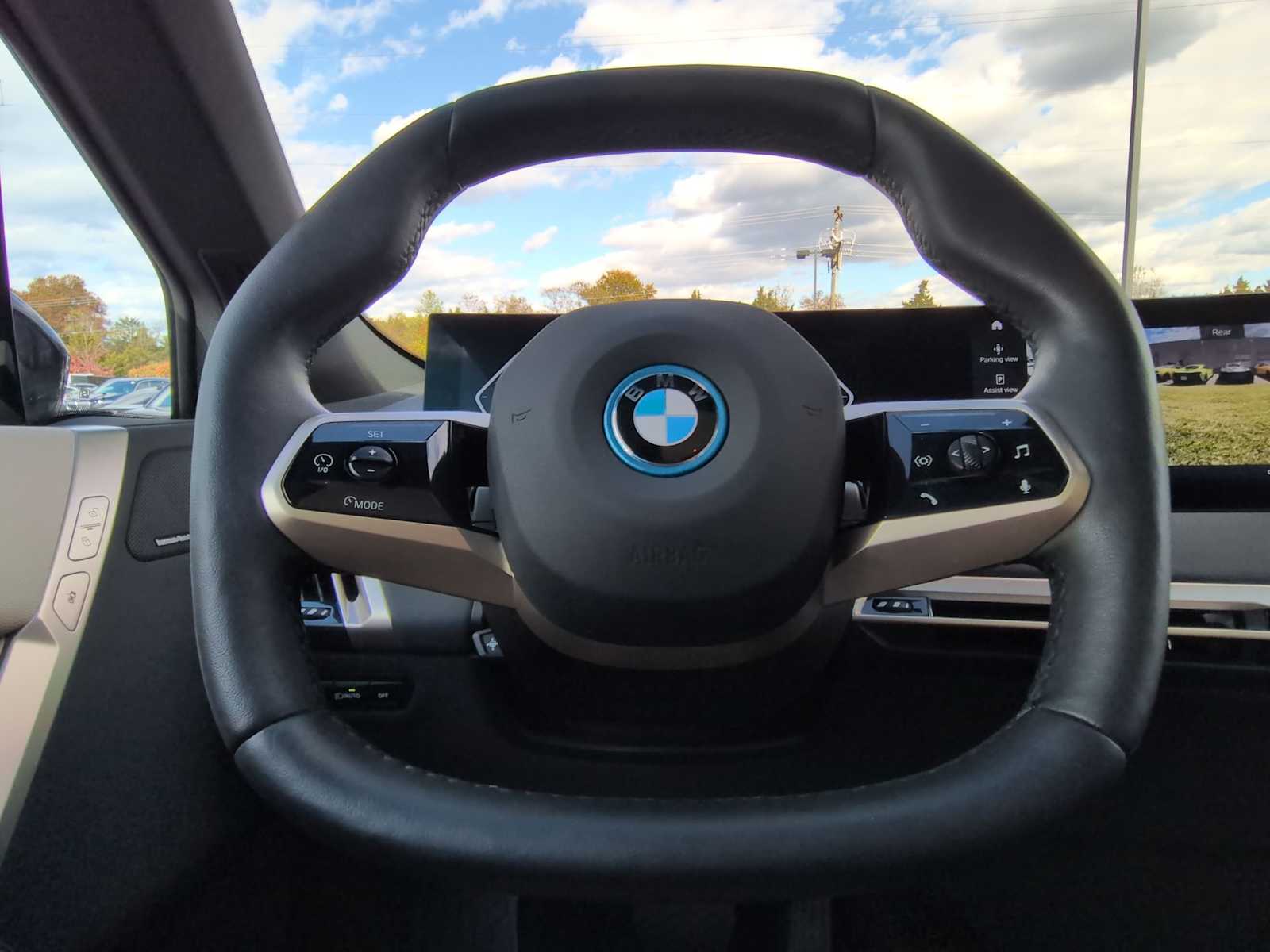 Thumbnail: 2023 BMW iX - 24