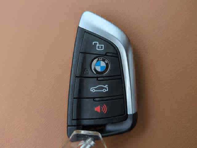 Thumbnail: 2025 BMW 3 Series - 16