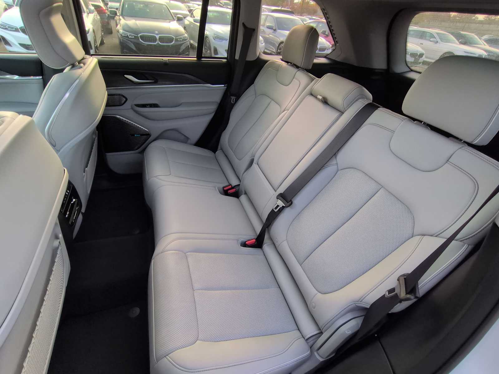 Thumbnail: 2023 Jeep Grand Cherokee - 21