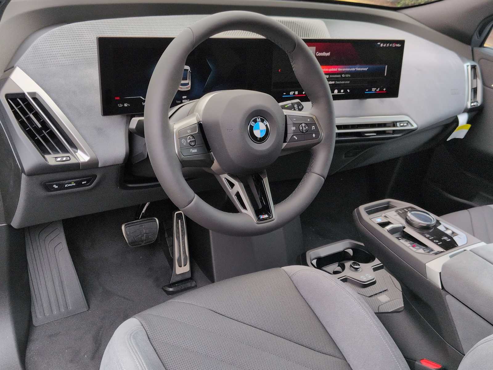 Thumbnail: 2026 BMW iX - 10