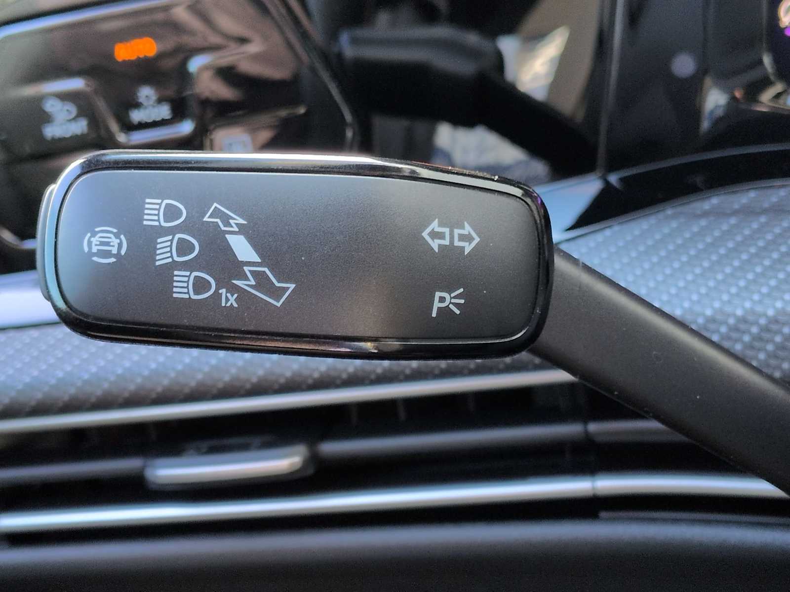 Thumbnail: 2024 Volkswagen Golf - 29