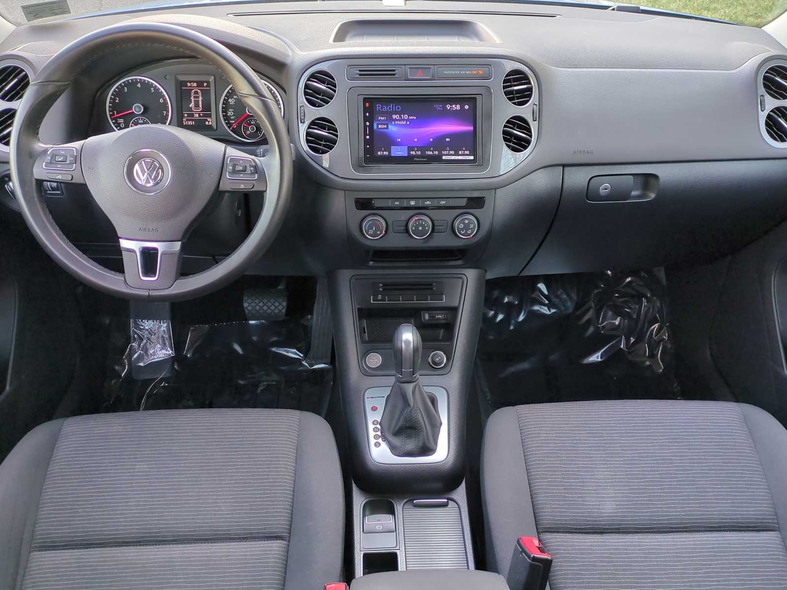 Thumbnail: 2017 Volkswagen Tiguan - 15