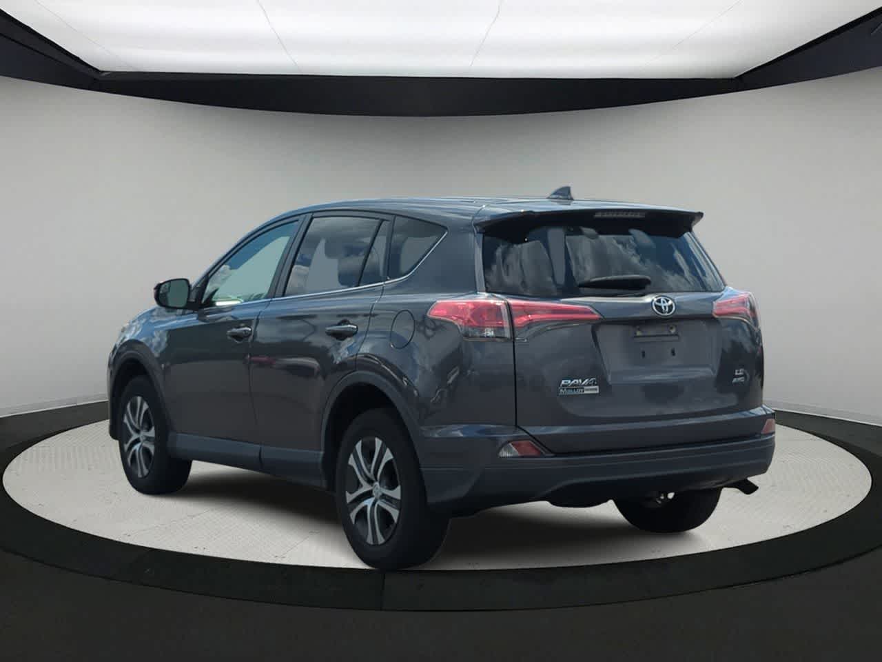 Thumbnail: 2018 Toyota RAV4 - 5