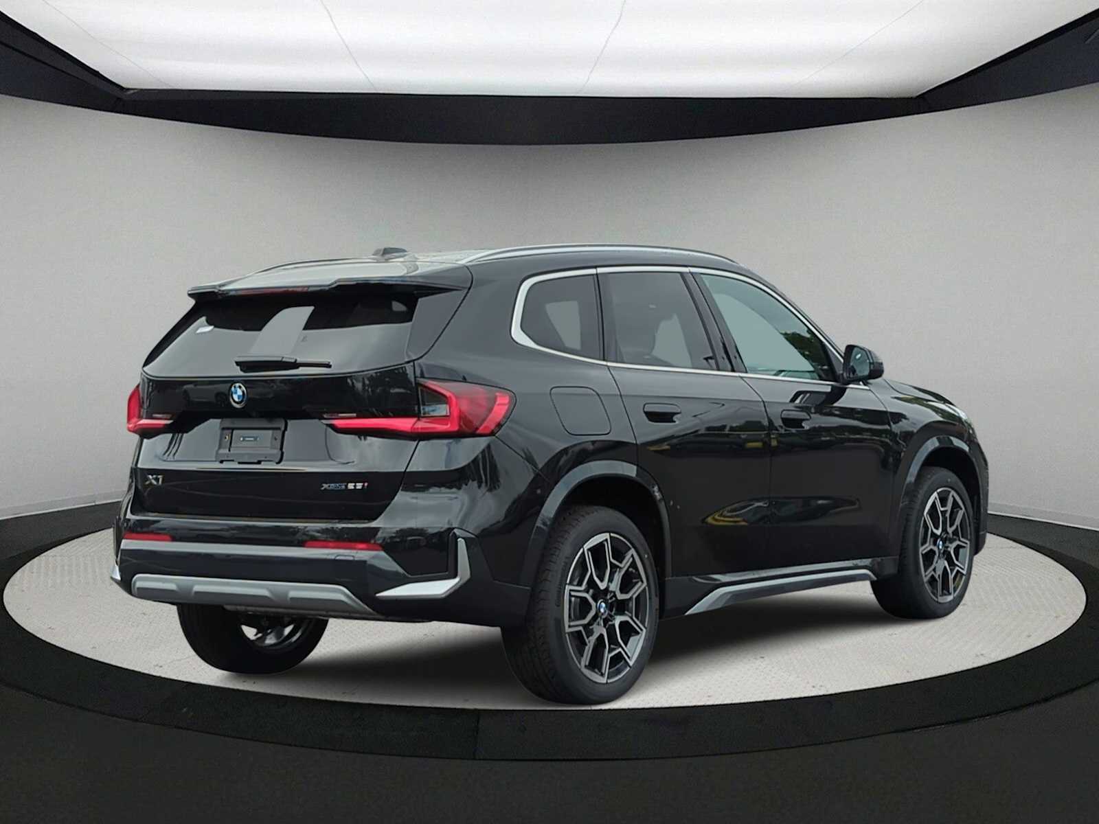 Thumbnail: 2025 BMW X1 - 8