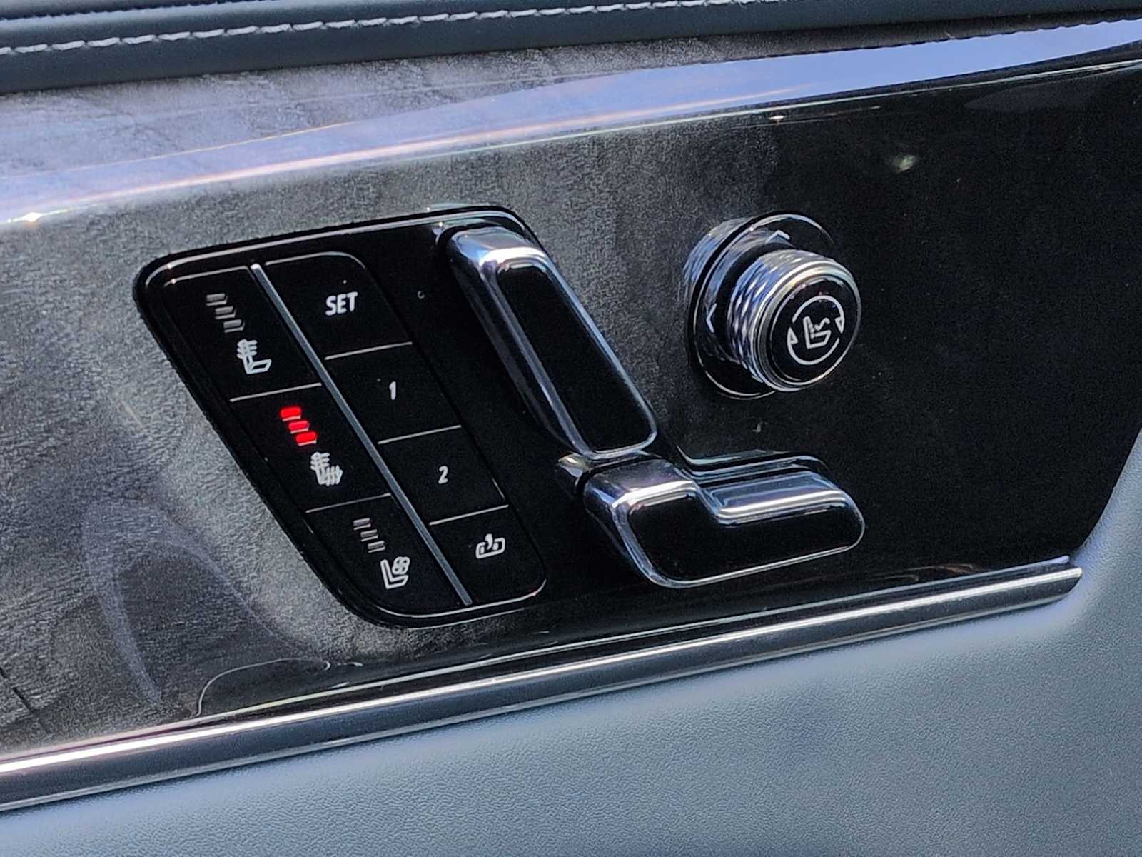 Thumbnail: 2025 Cadillac Escalade IQ - 18