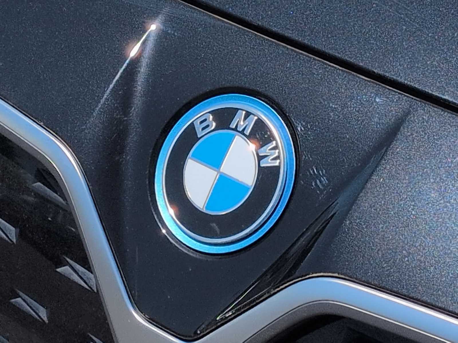 Thumbnail: 2023 BMW i4 - 12