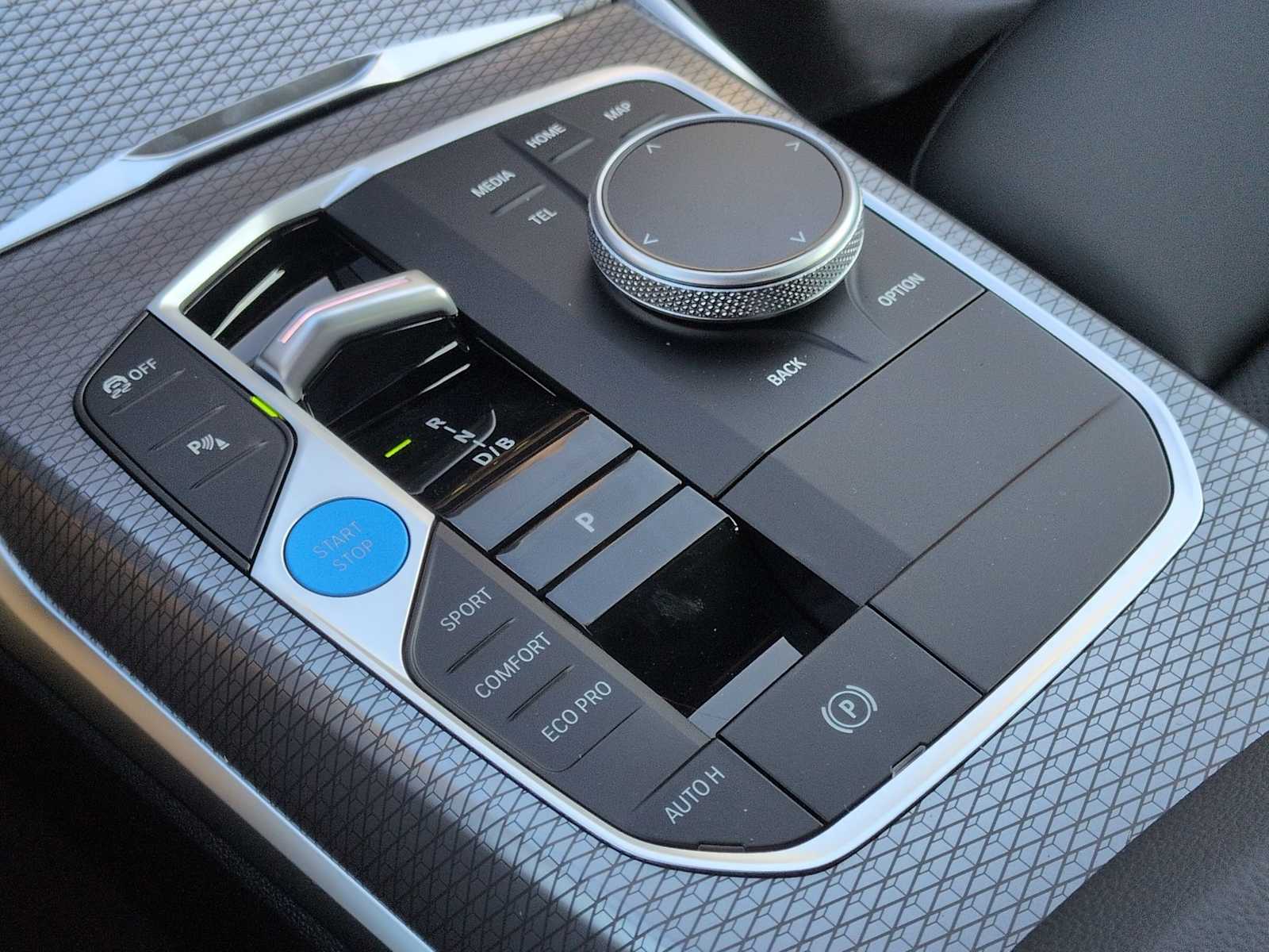 Thumbnail: 2026 BMW i4 - 35
