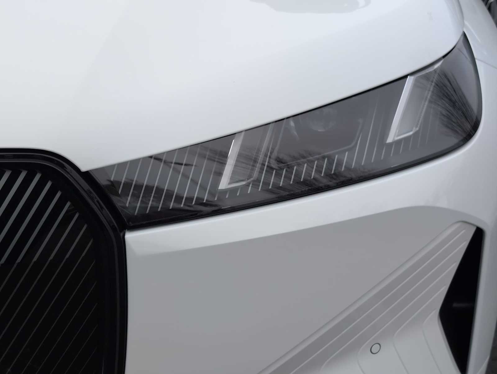 Thumbnail: 2026 BMW iX - 11