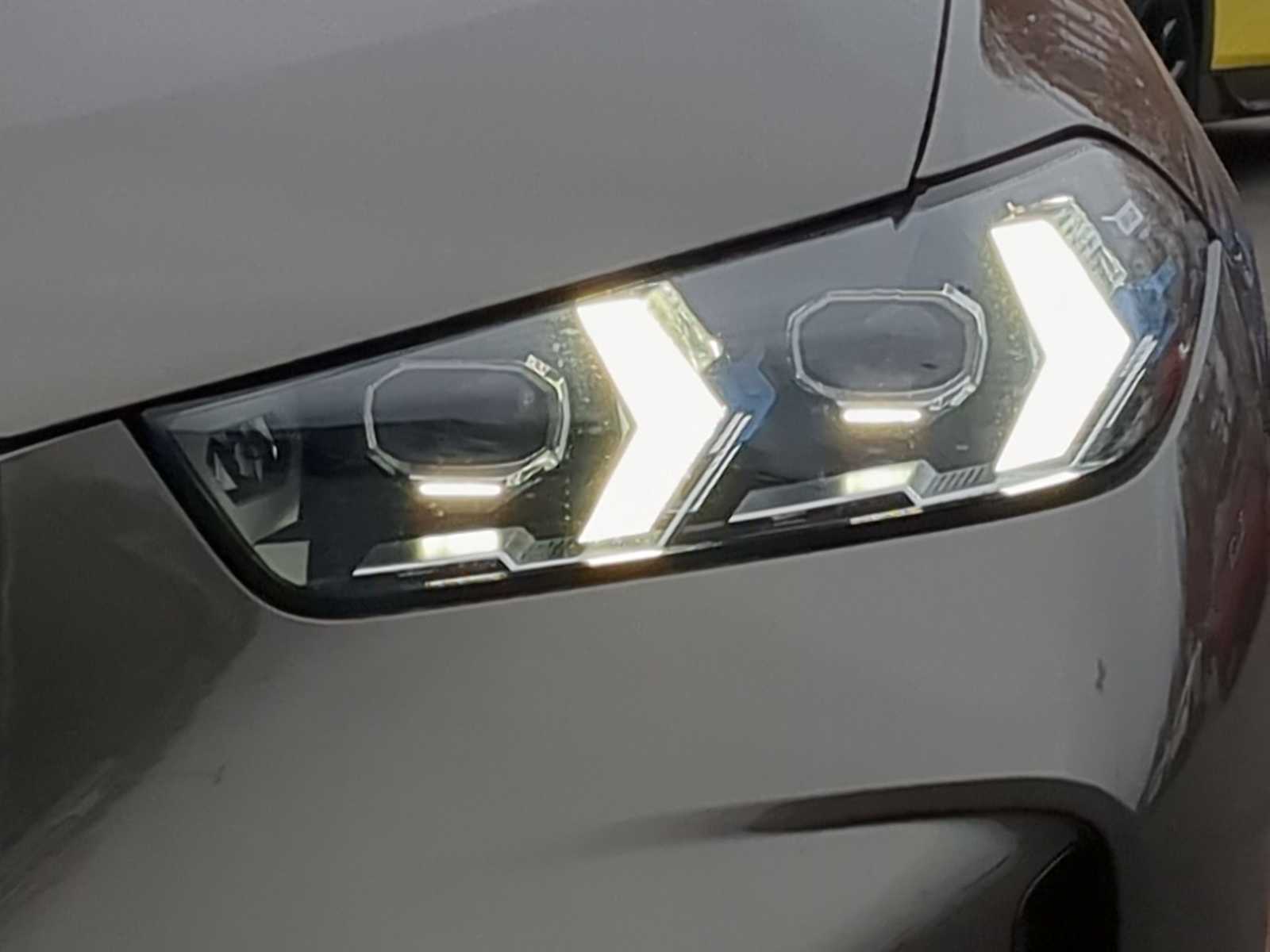 Thumbnail: 2026 BMW X5 - 11