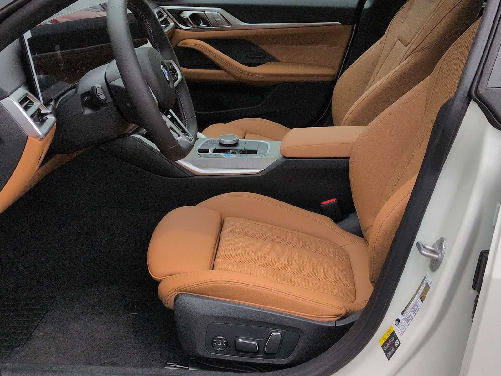 Thumbnail: 2026 BMW i4 - 17