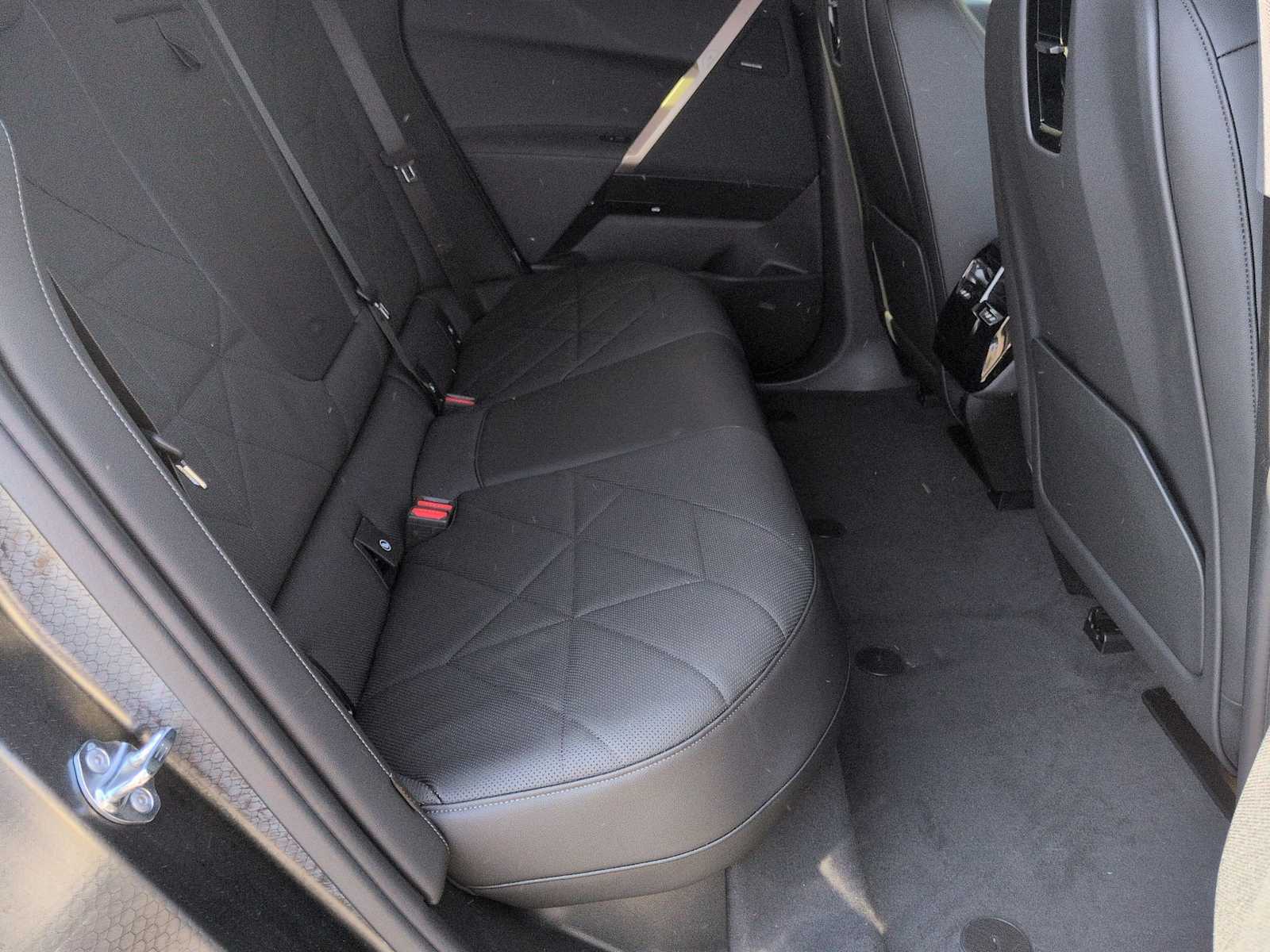 Thumbnail: 2026 BMW iX - 21