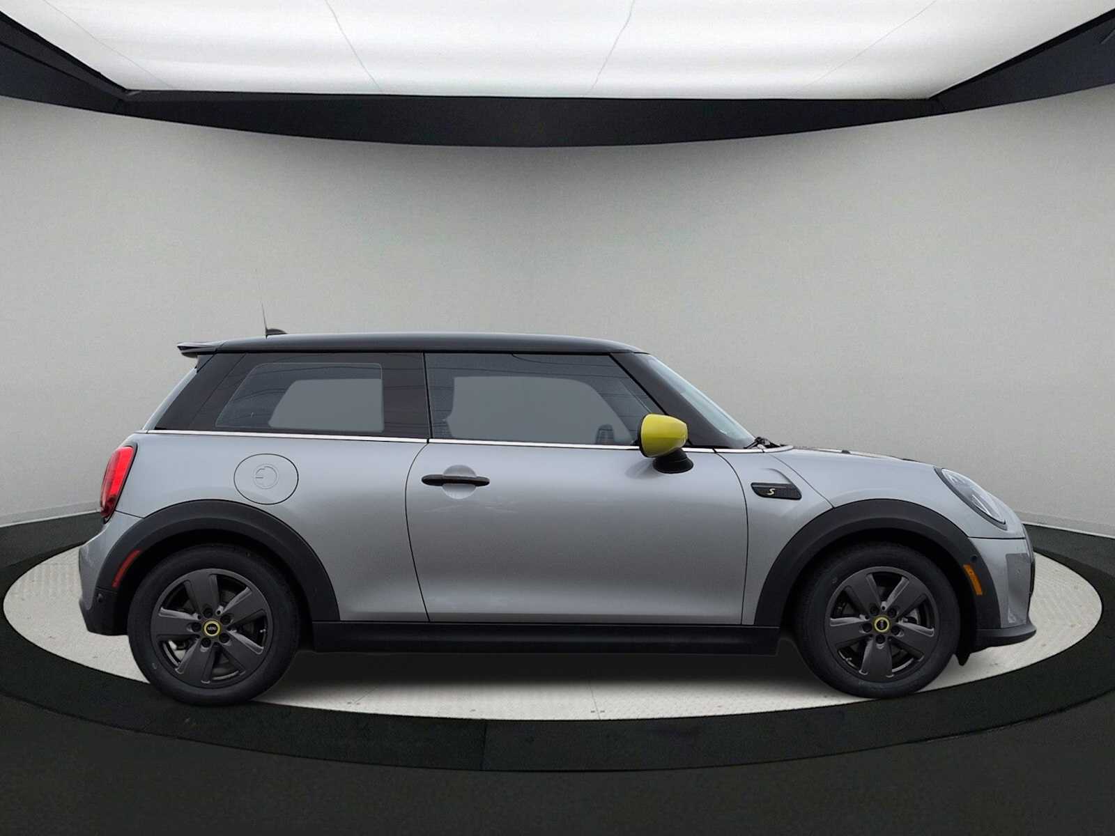 Thumbnail: 2023 MINI Cooper Hardtop - 9