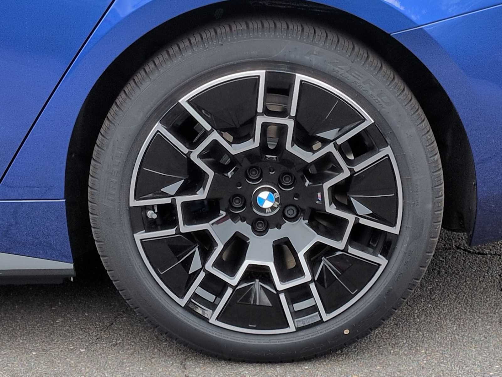 Thumbnail: 2026 BMW i4 - 14