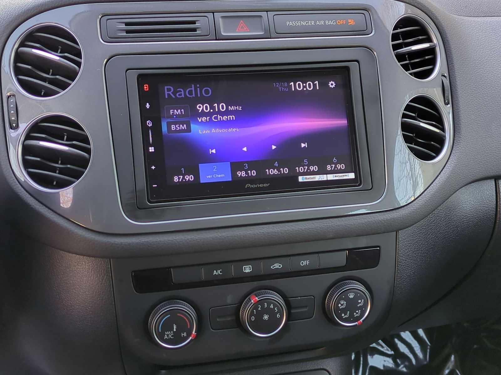 Thumbnail: 2017 Volkswagen Tiguan - 26