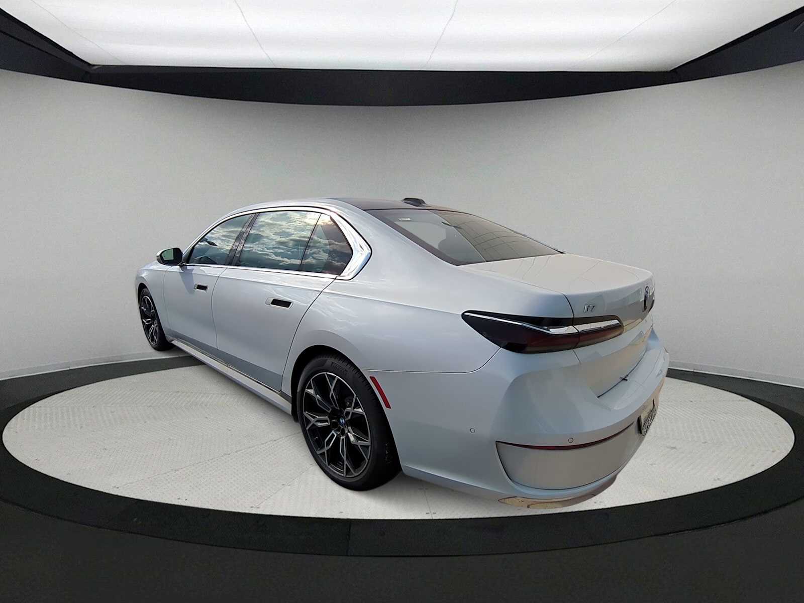 Thumbnail: 2024 BMW i7 - 6