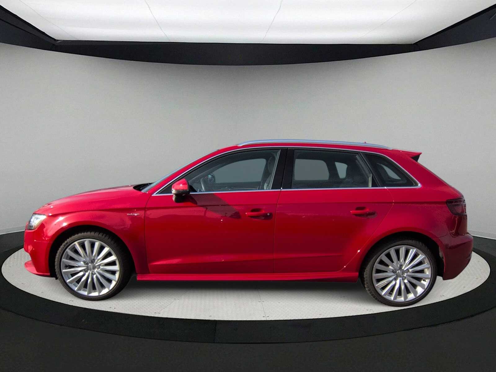 Thumbnail: 2017 Audi A3 e-tron - 5