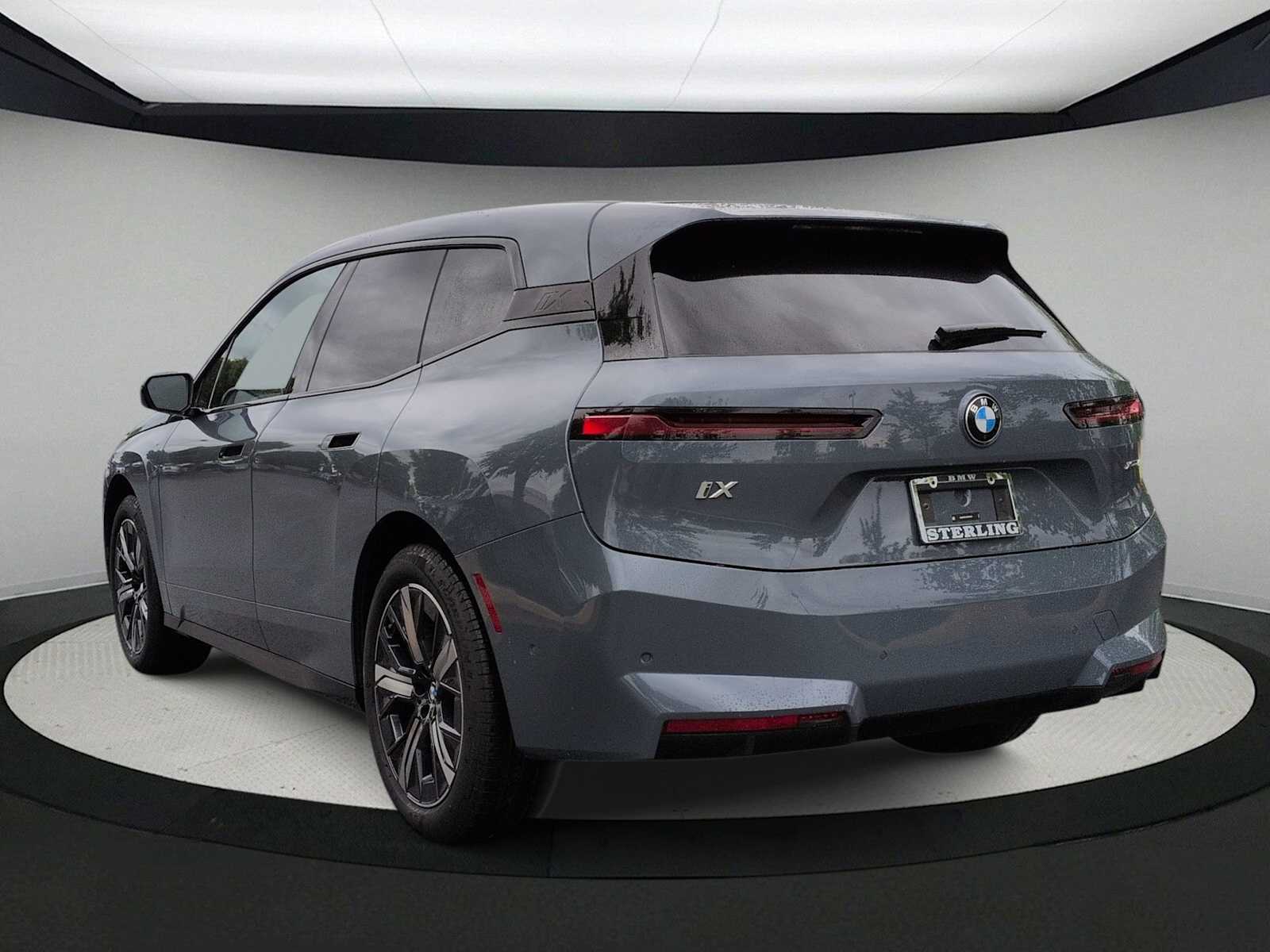 Thumbnail: 2026 BMW iX - 6