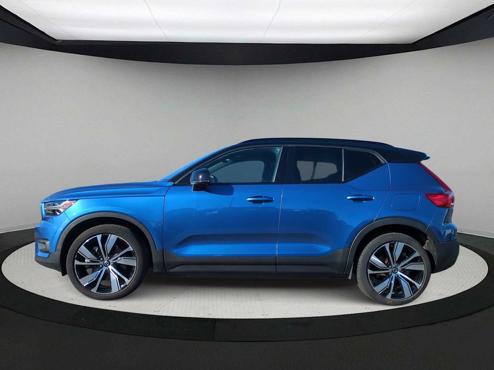 Thumbnail: 2021 Volvo XC40 - 5
