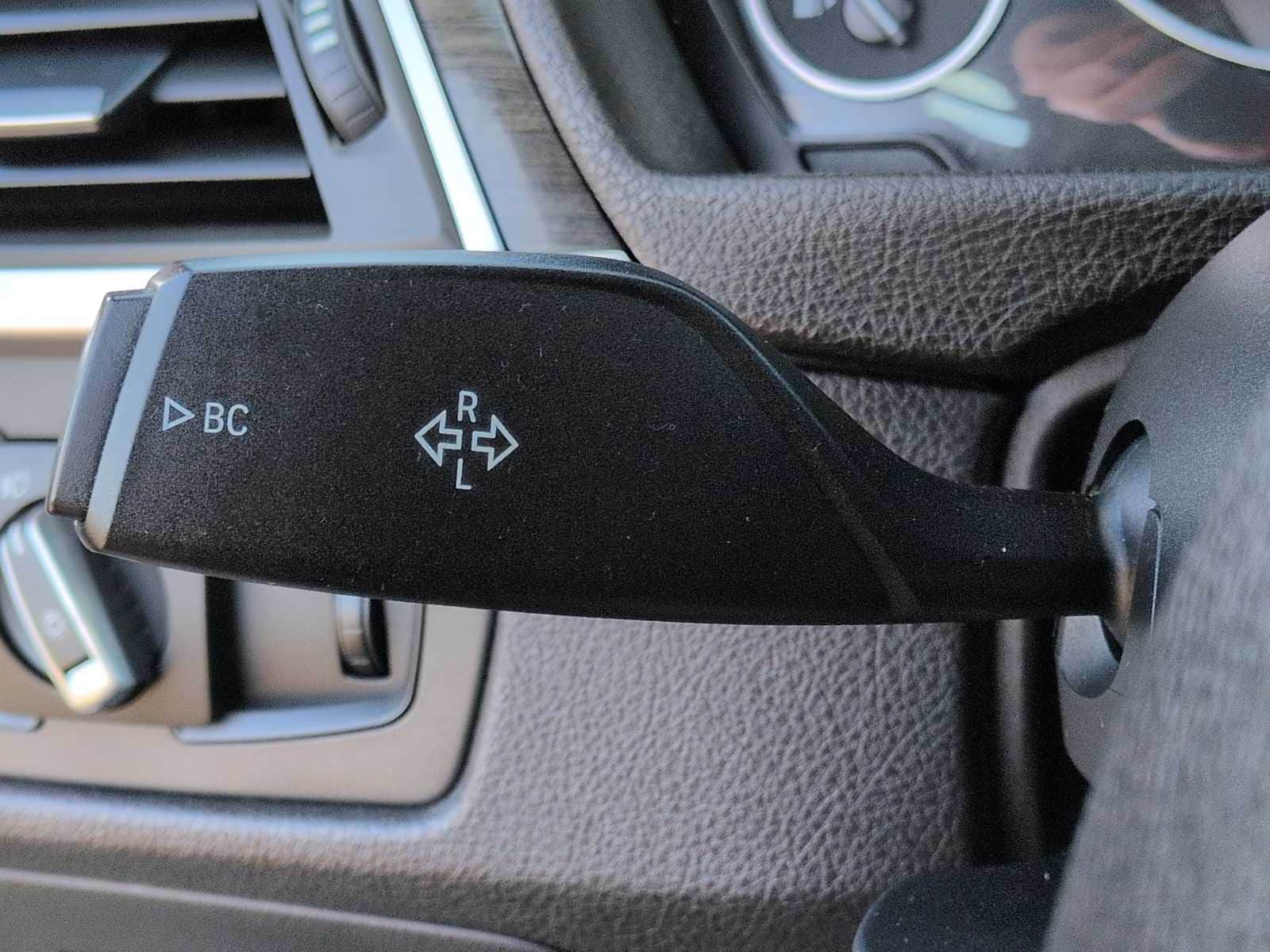 Thumbnail: 2018 BMW 3 Series - 29