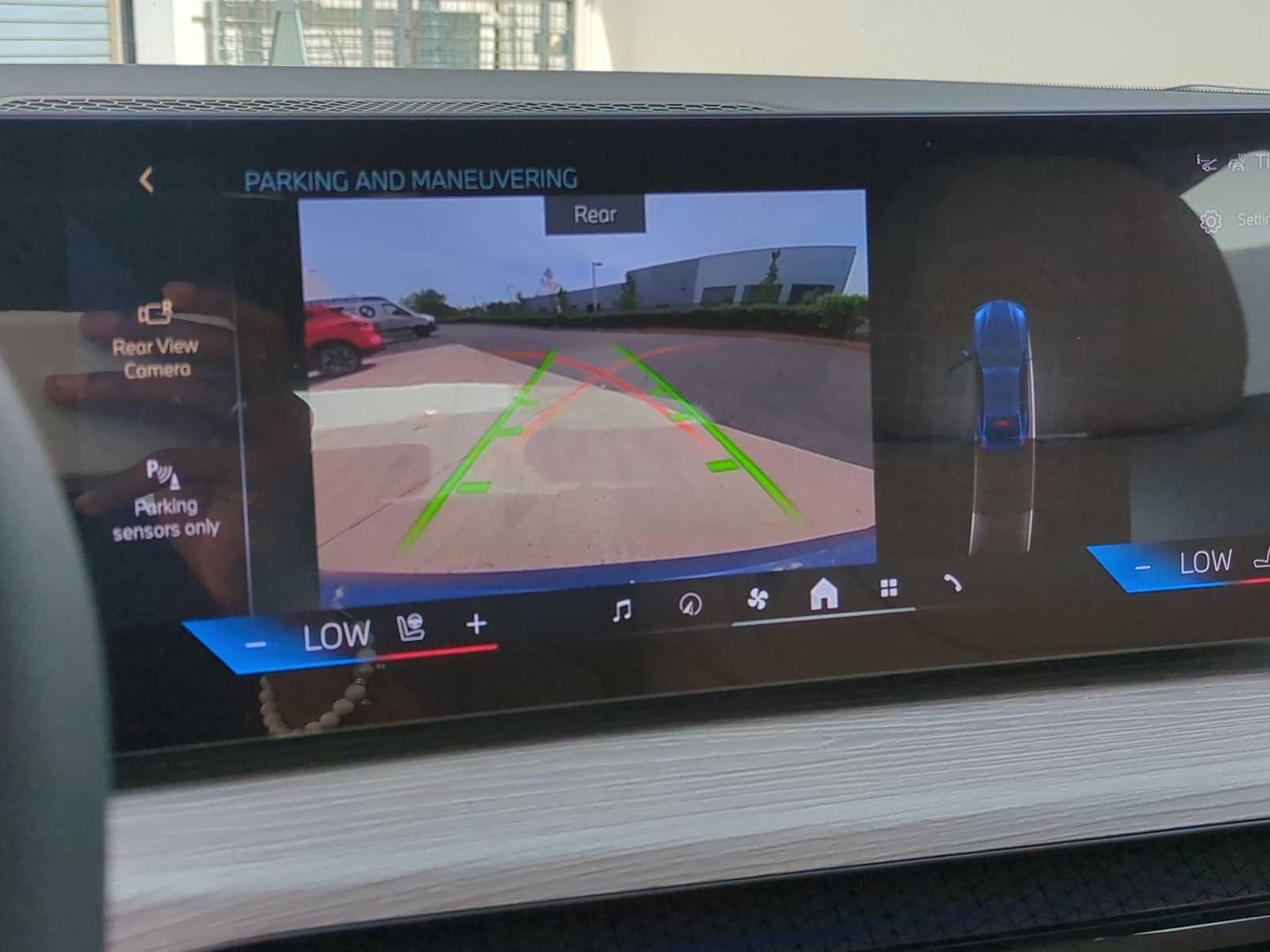 Thumbnail: 2025 BMW i4 - 31