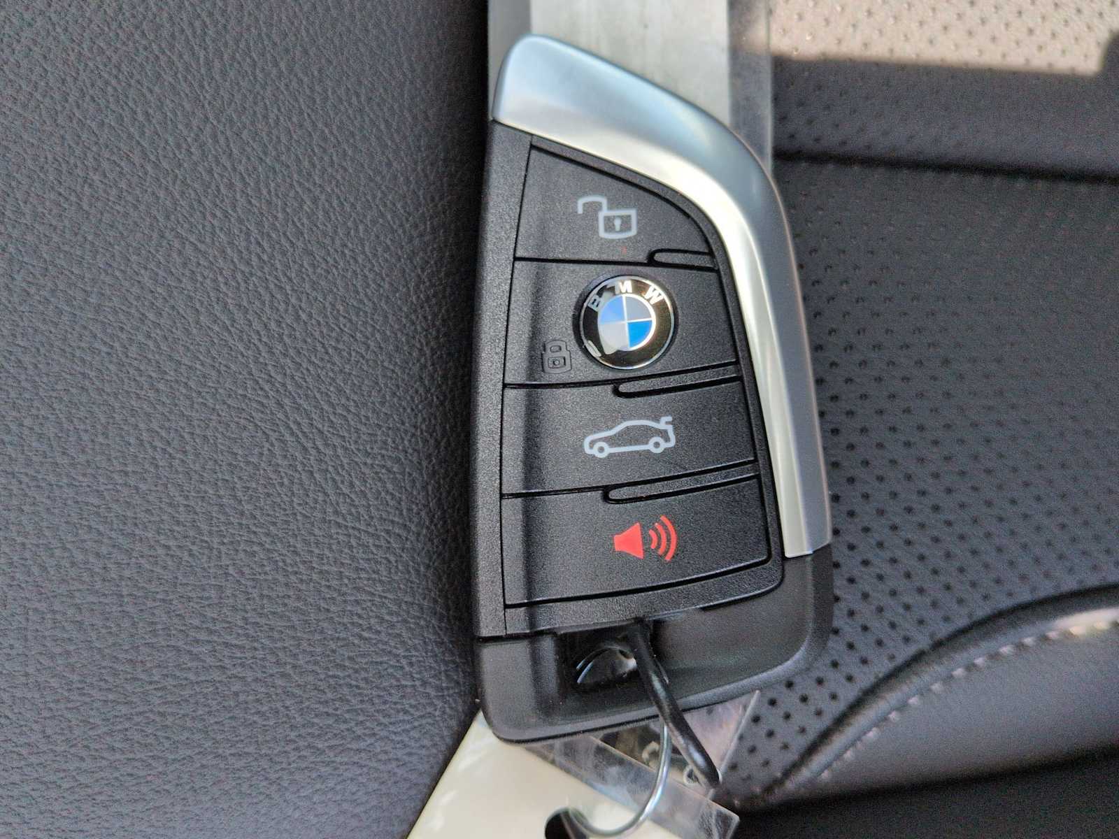 Thumbnail: 2026 BMW i4 - 37