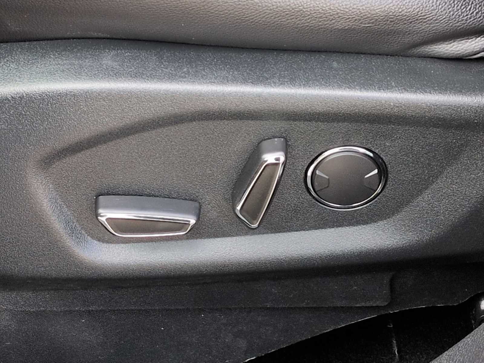 Thumbnail: 2018 Ford Explorer - 17