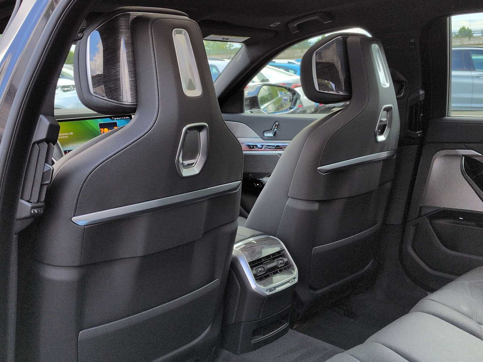 Thumbnail: 2025 BMW i7 - 19