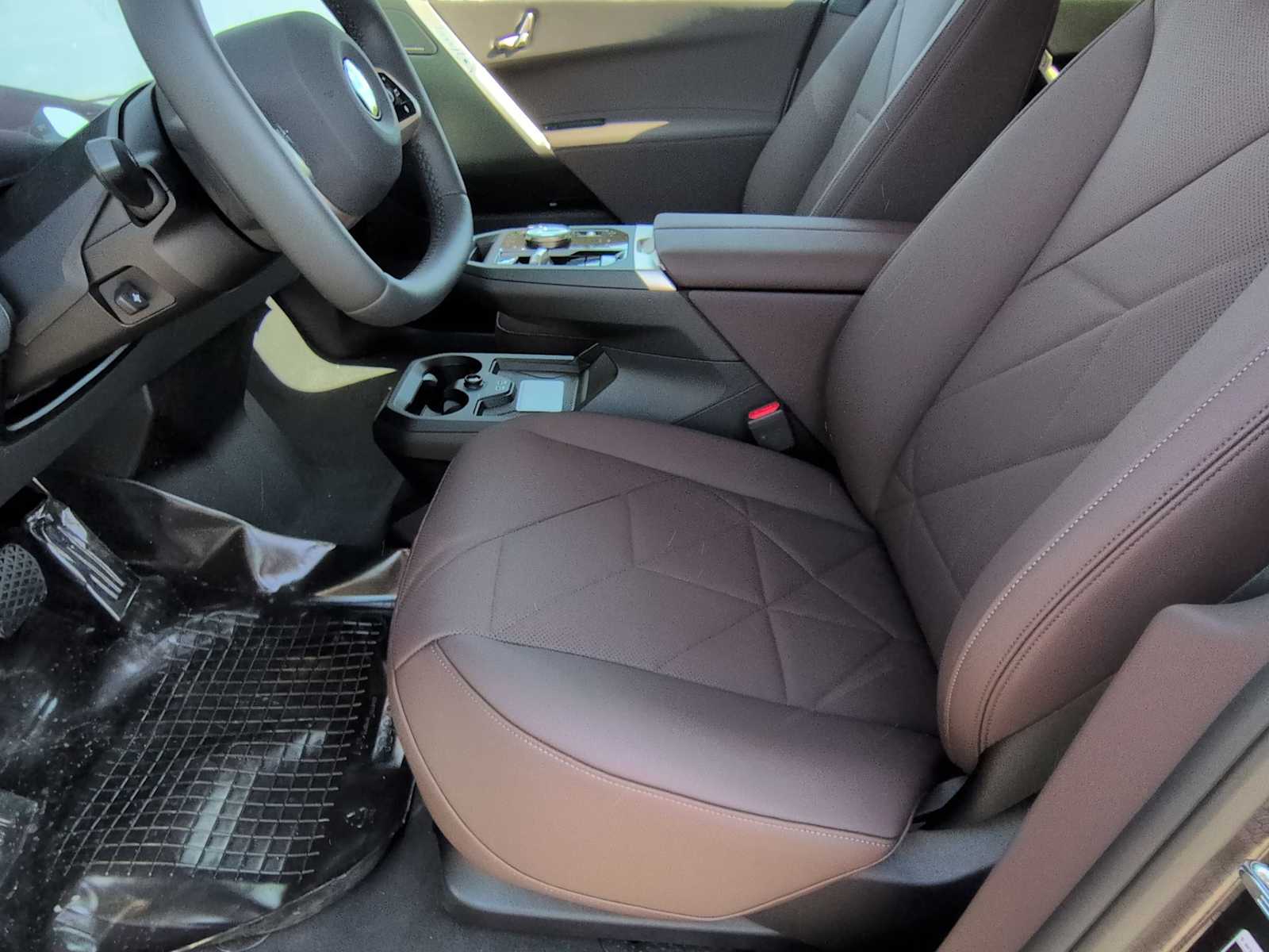 Thumbnail: 2026 BMW iX - 16