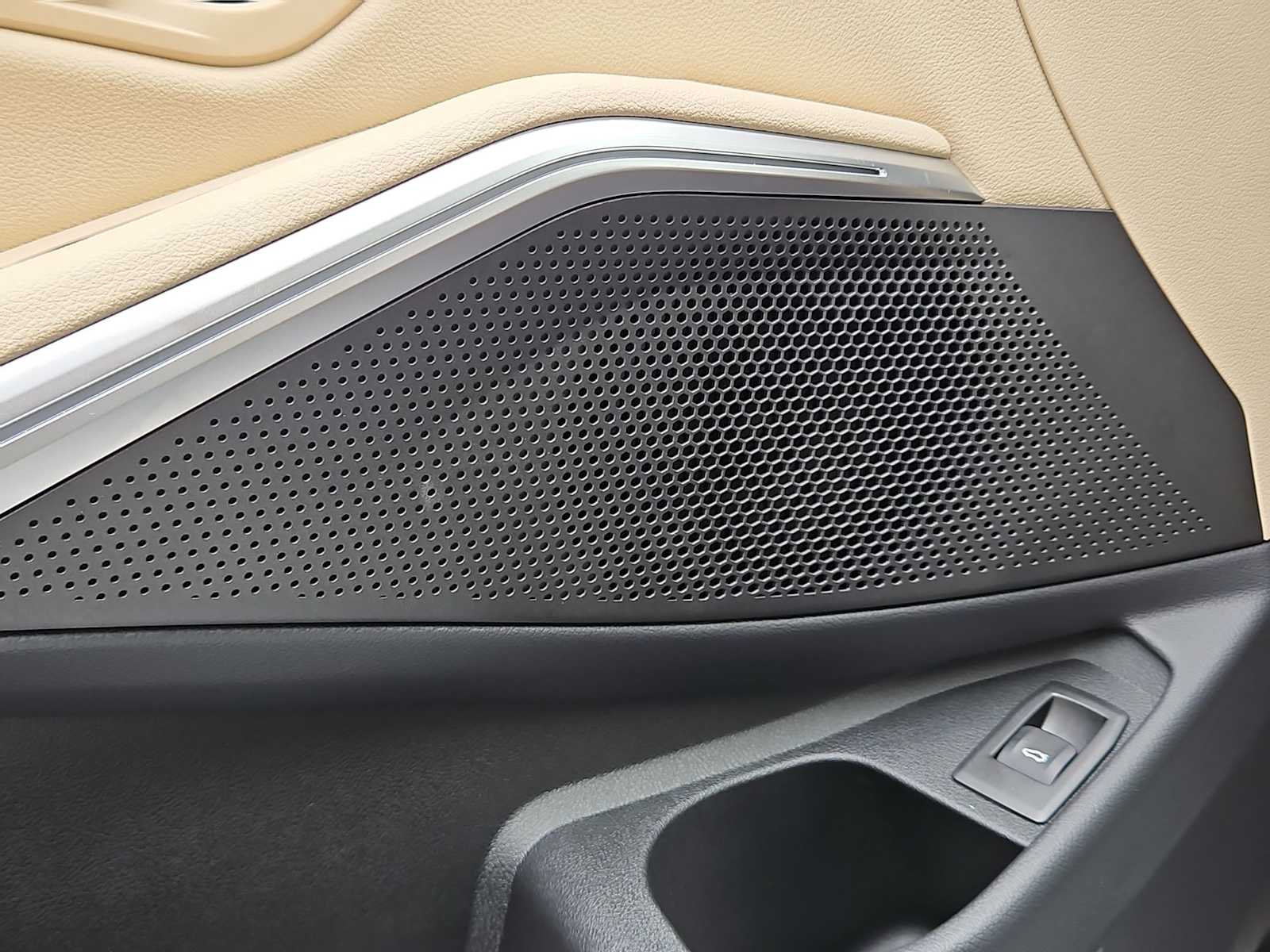 Thumbnail: 2025 BMW 3 Series - 33