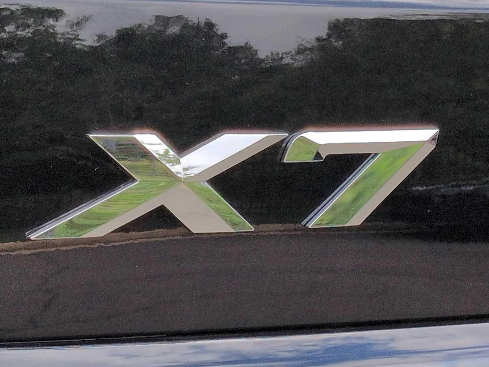 Thumbnail: 2027 BMW X7 - 13