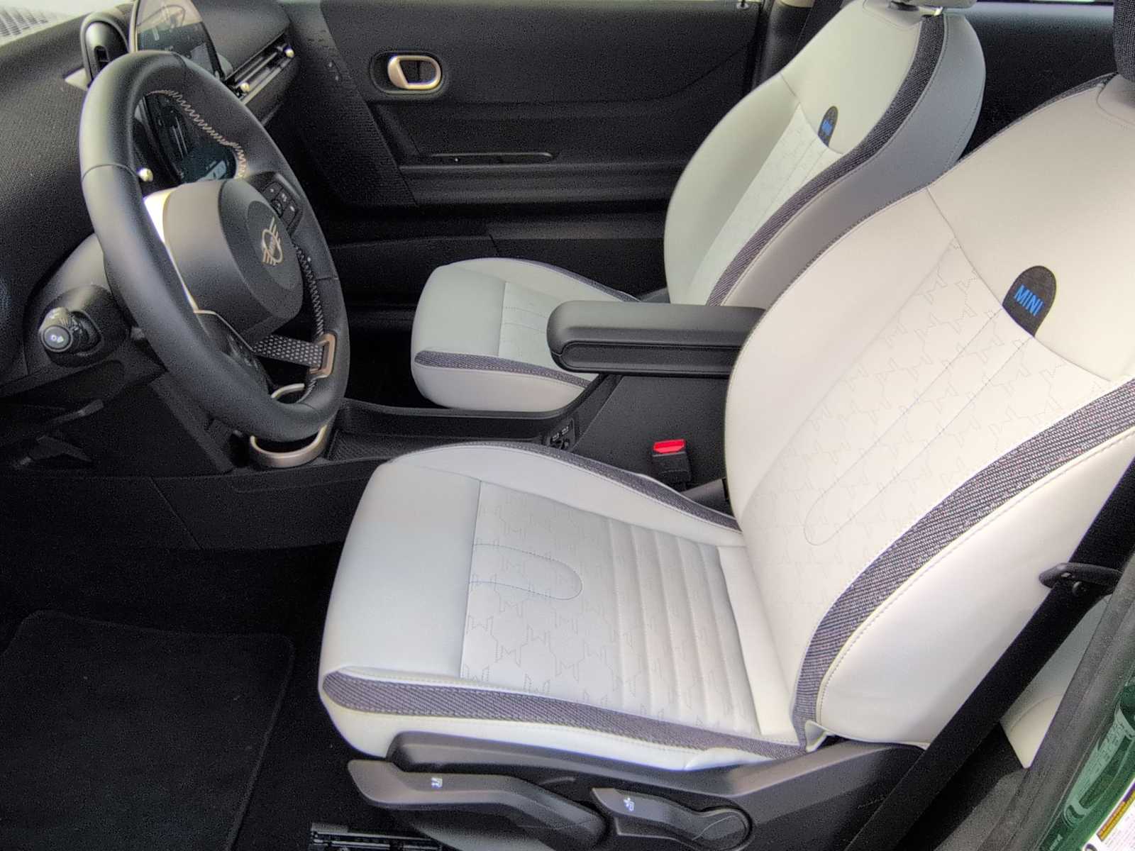 Thumbnail: 2025 MINI Cooper Hardtop - 16