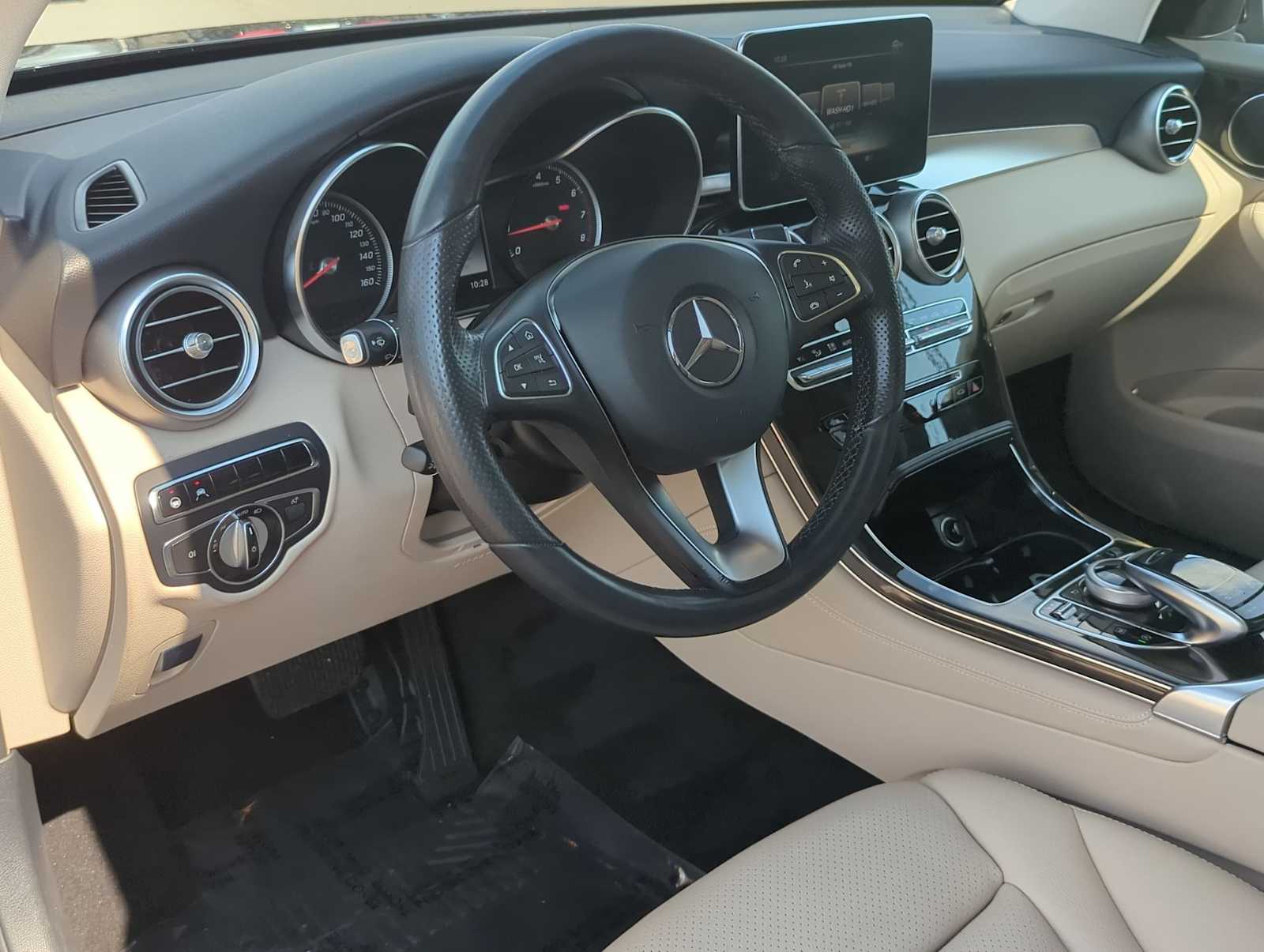 Thumbnail: 2016 Mercedes-Benz GLC - 15