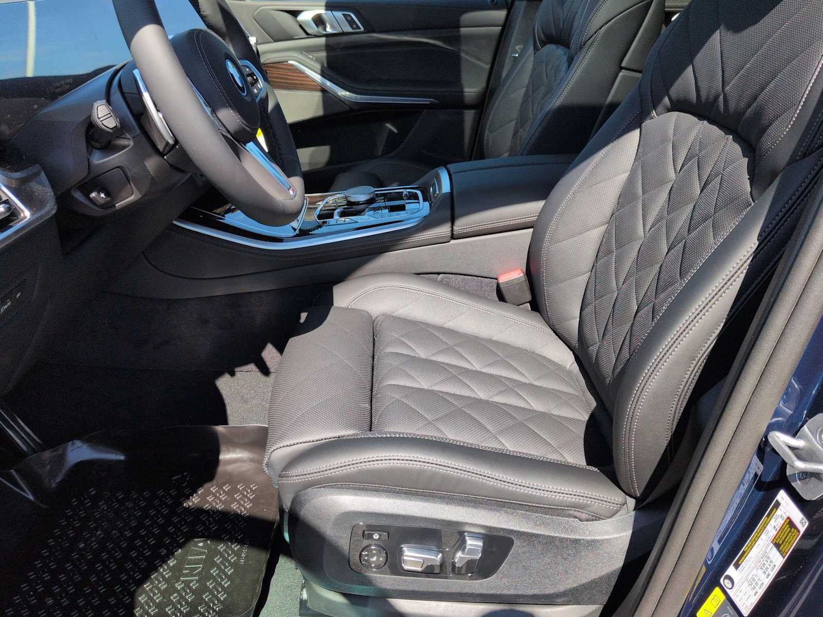 Thumbnail: 2026 BMW X5 - 17