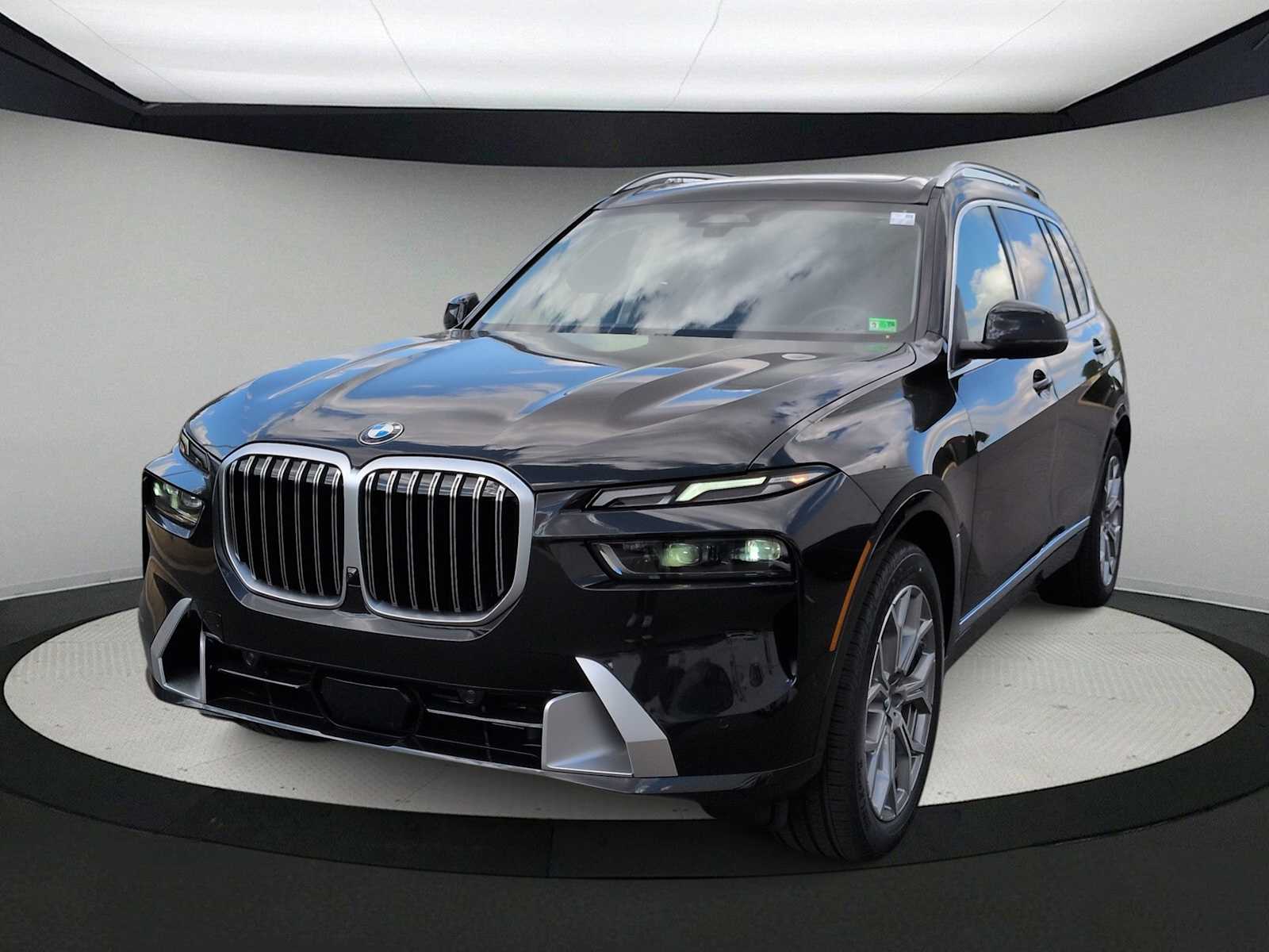Thumbnail: 2026 BMW X7 - 4