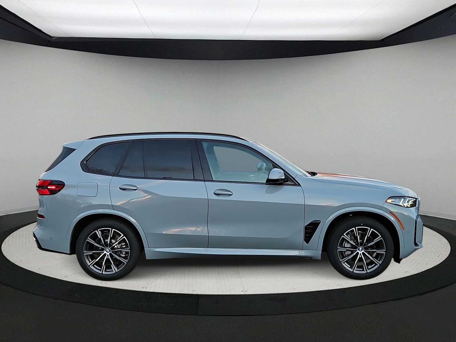 Thumbnail: 2026 BMW X5 - 9