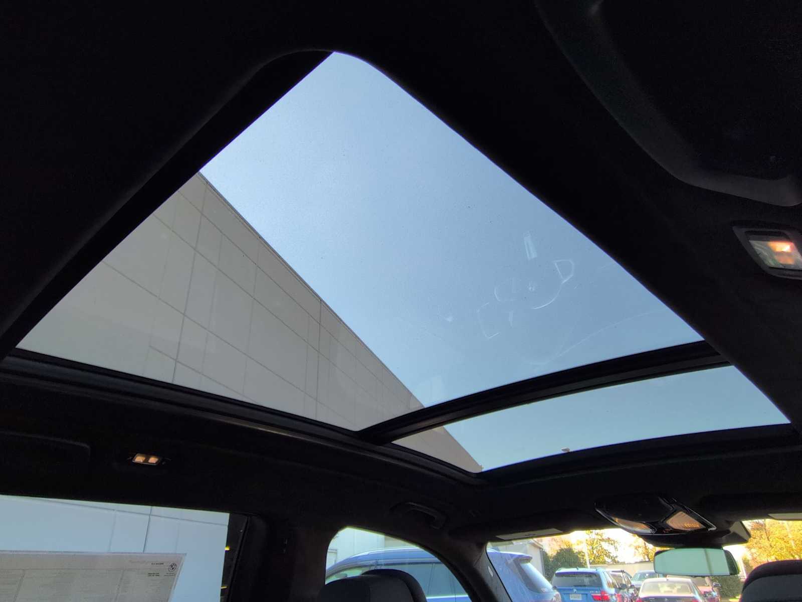 Thumbnail: 2026 BMW X7 - 23