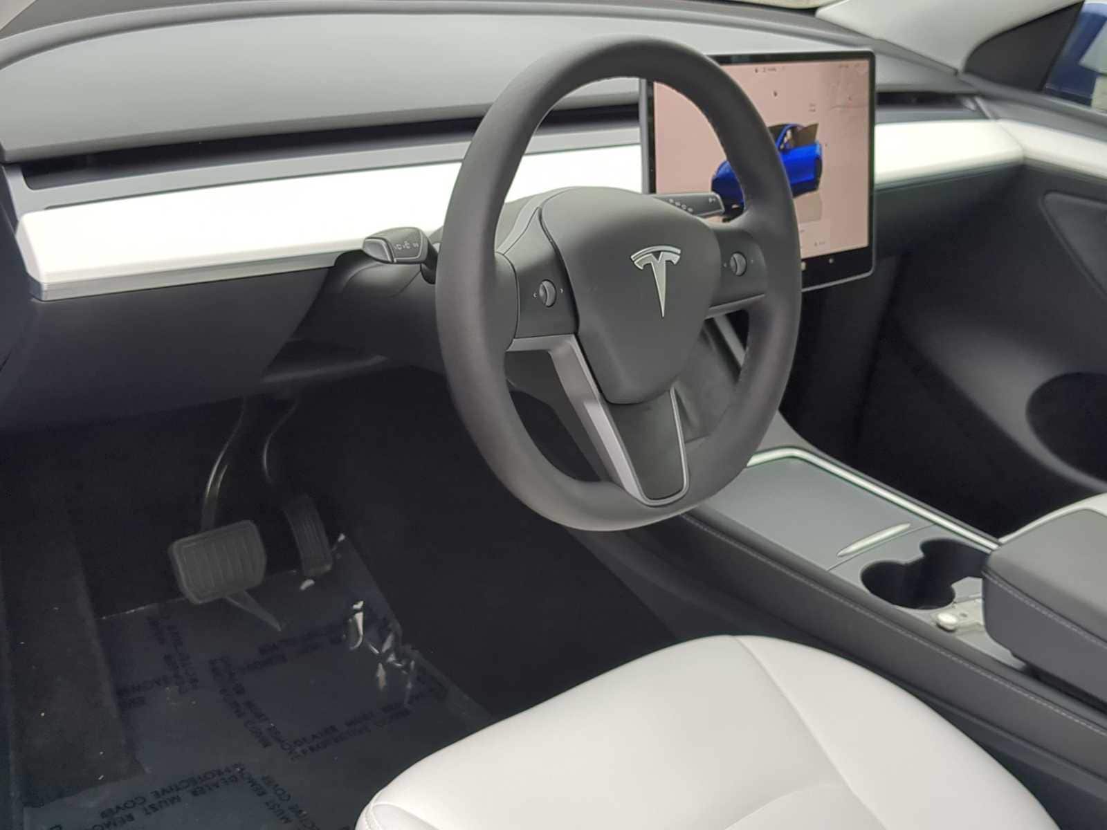 Thumbnail: 2023 Tesla Model Y - 10
