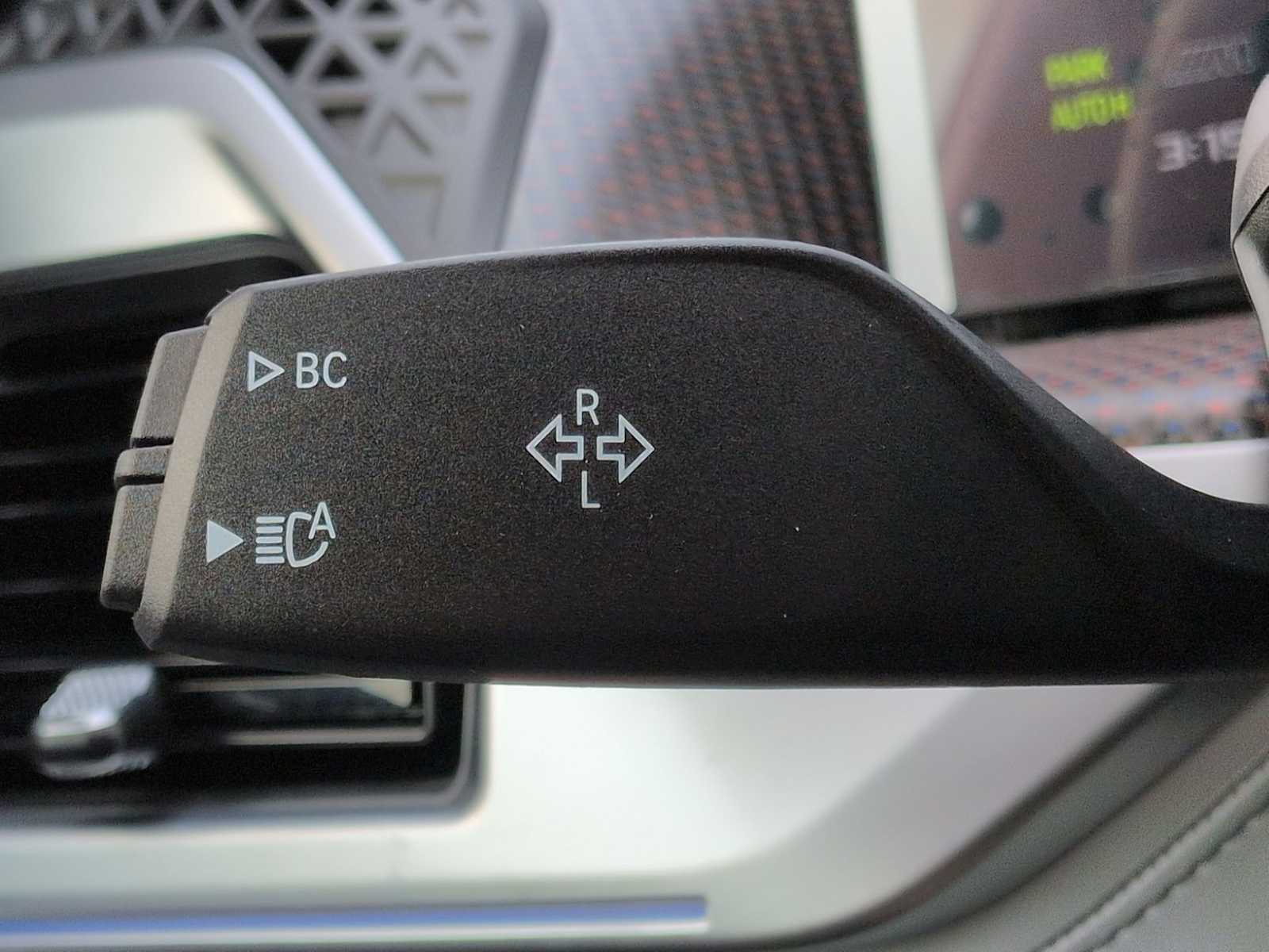 Thumbnail: 2026 BMW XM - 27