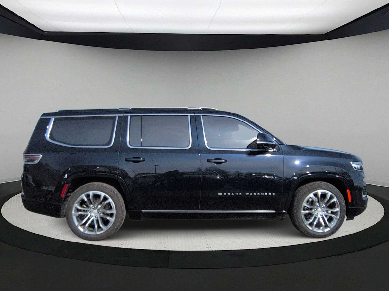 Thumbnail: 2023 Jeep Grand Wagoneer - 9