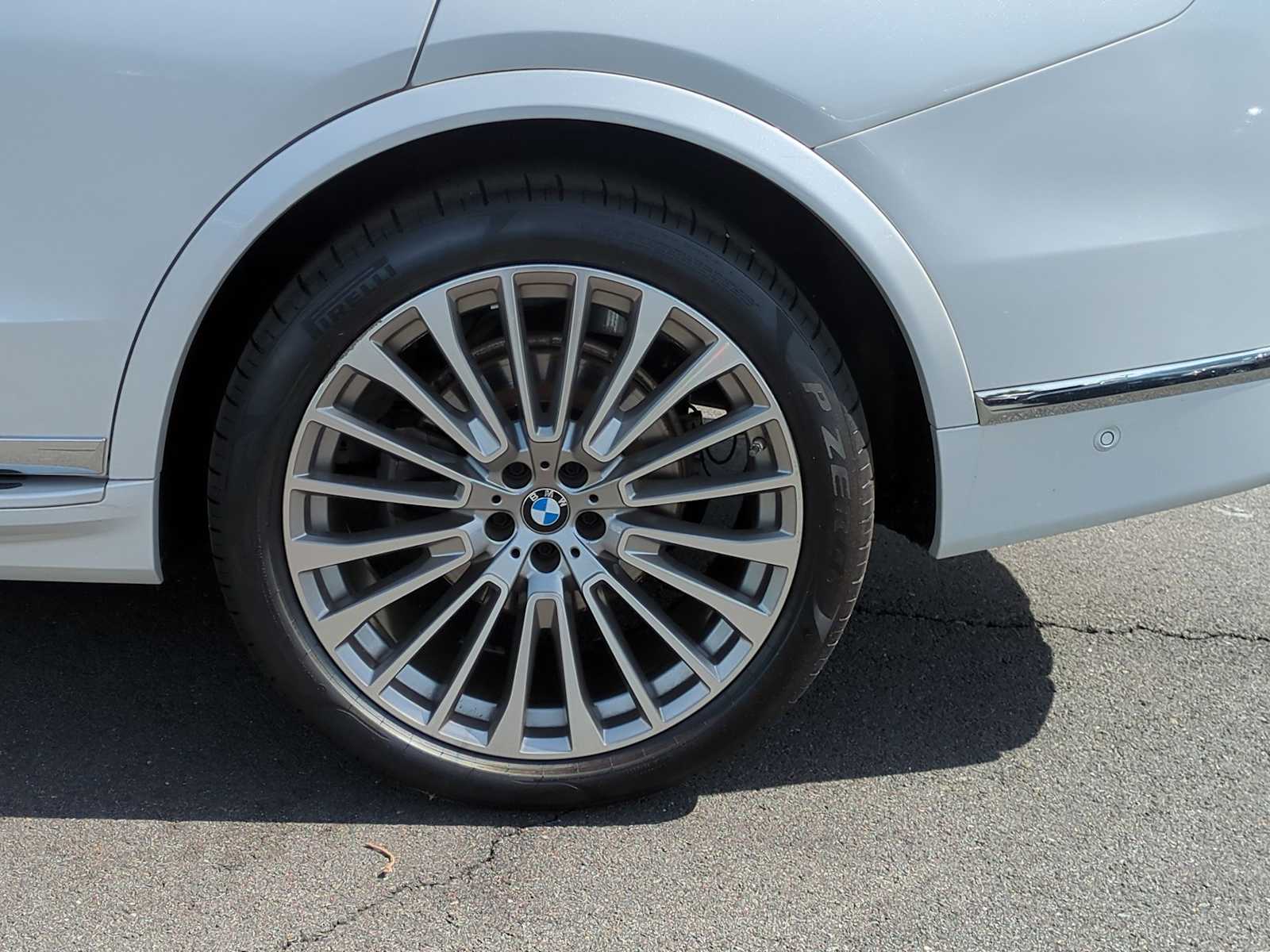 Thumbnail: 2021 BMW X7 - 13