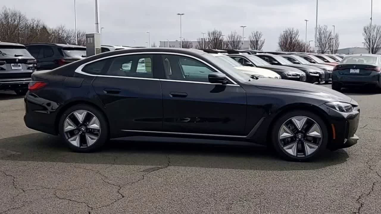 Thumbnail: 2025 BMW i4 - 9