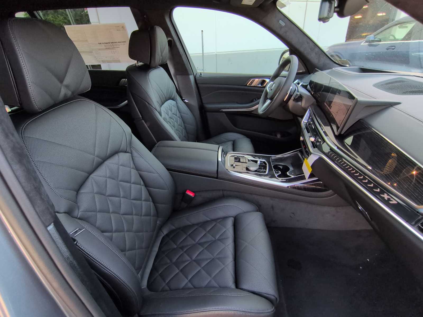 Thumbnail: 2026 BMW X7 - 24