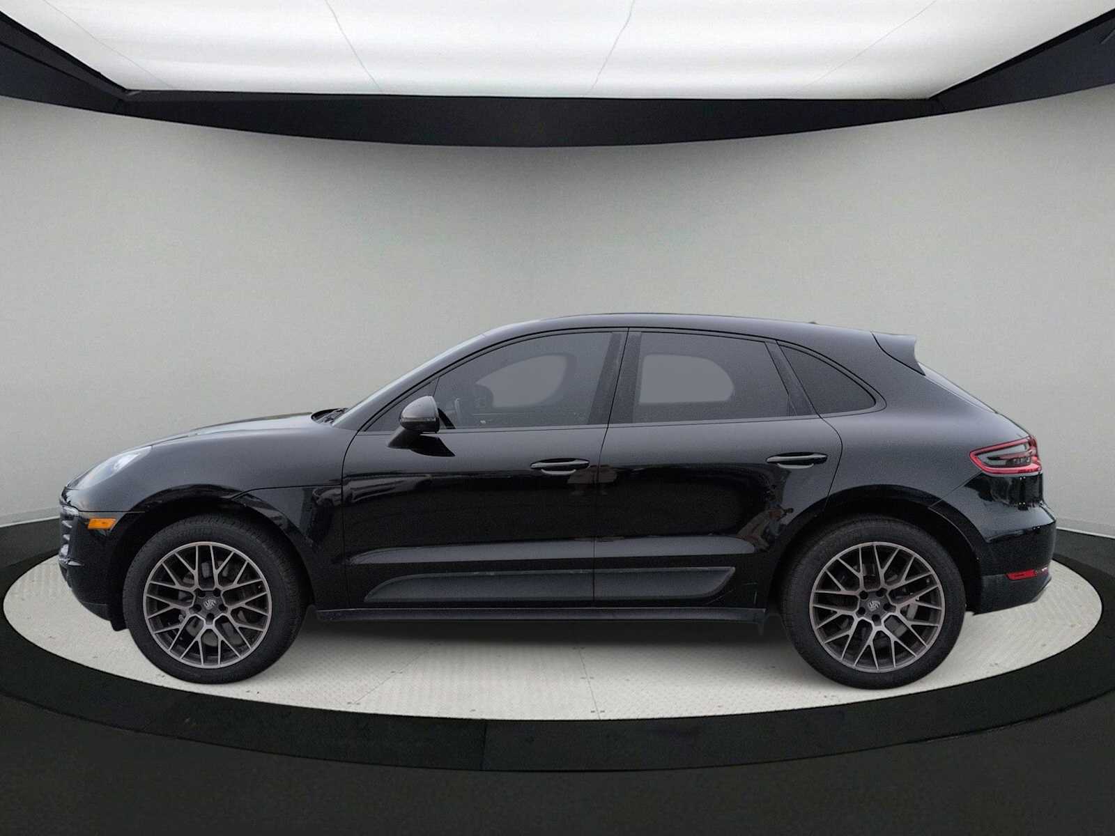 Thumbnail: 2018 Porsche Macan - 5