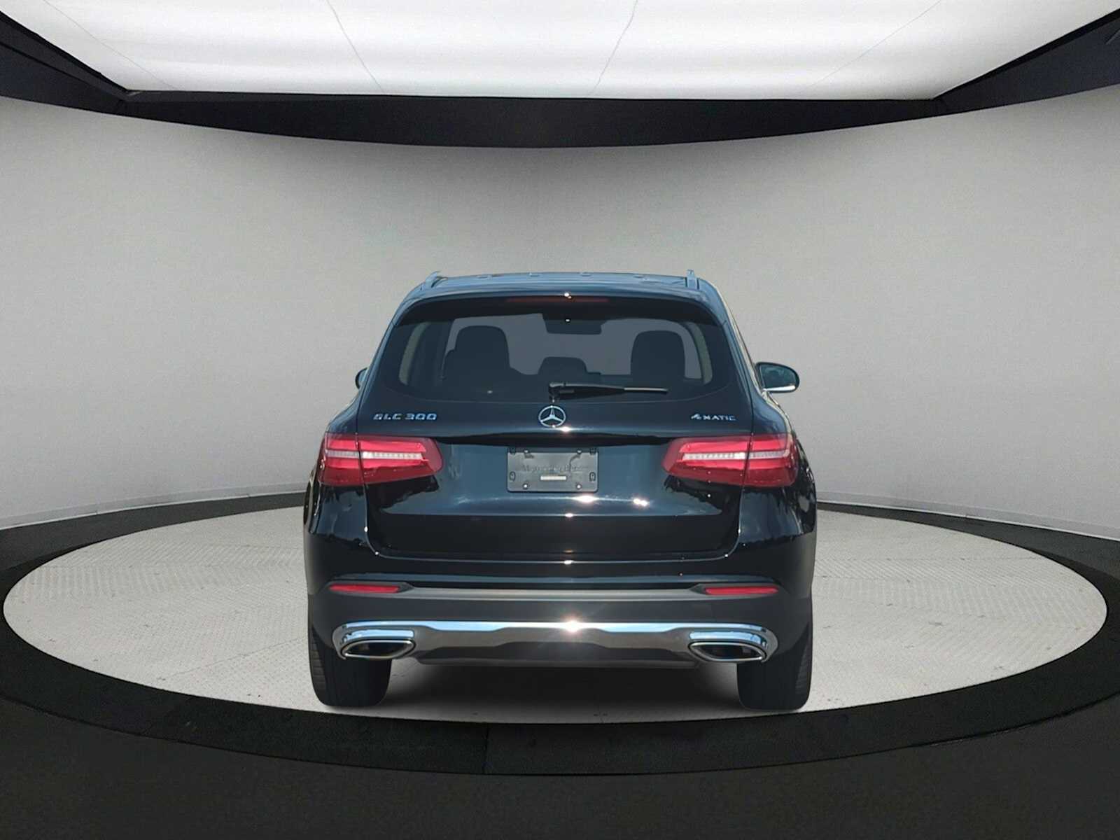 Thumbnail: 2016 Mercedes-Benz GLC - 7