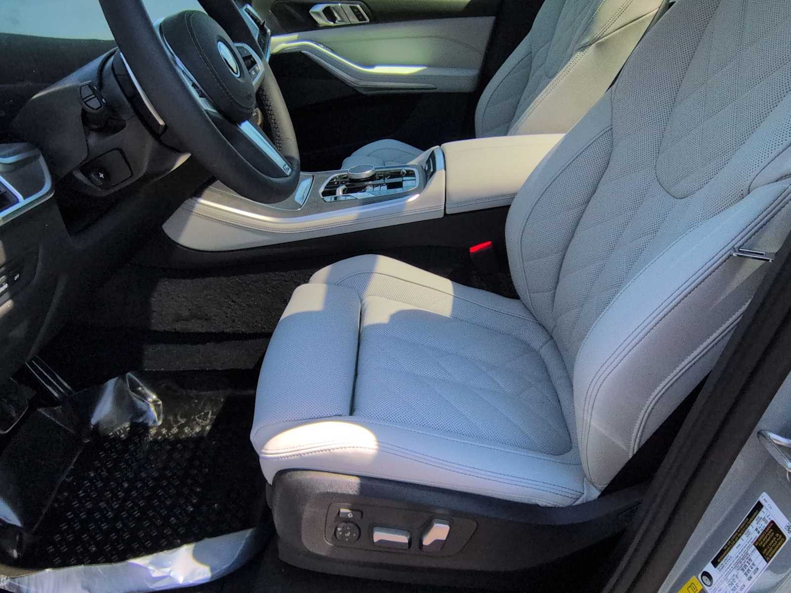 Thumbnail: 2026 BMW X5 - 17