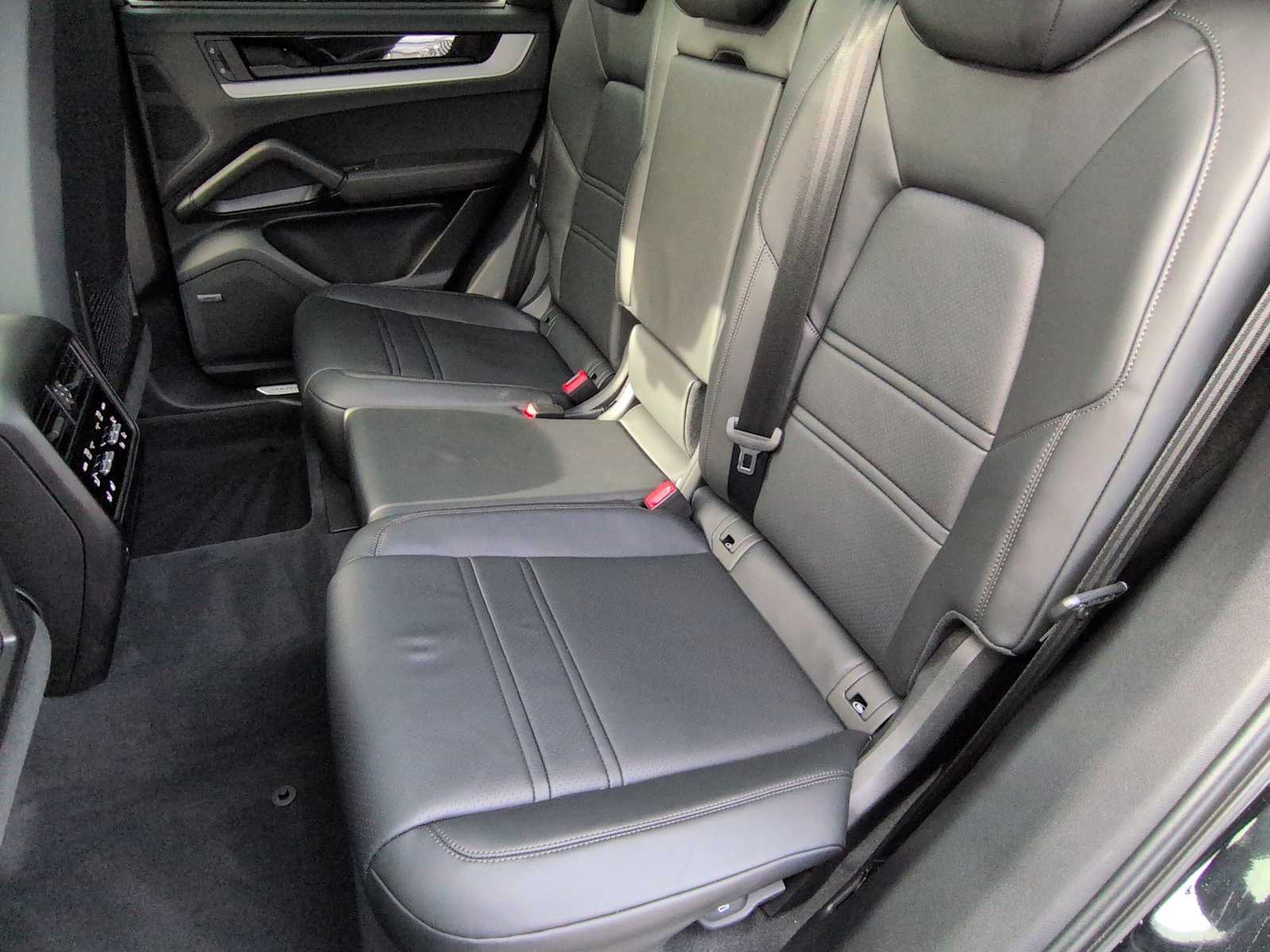 Thumbnail: 2025 Porsche  - 21