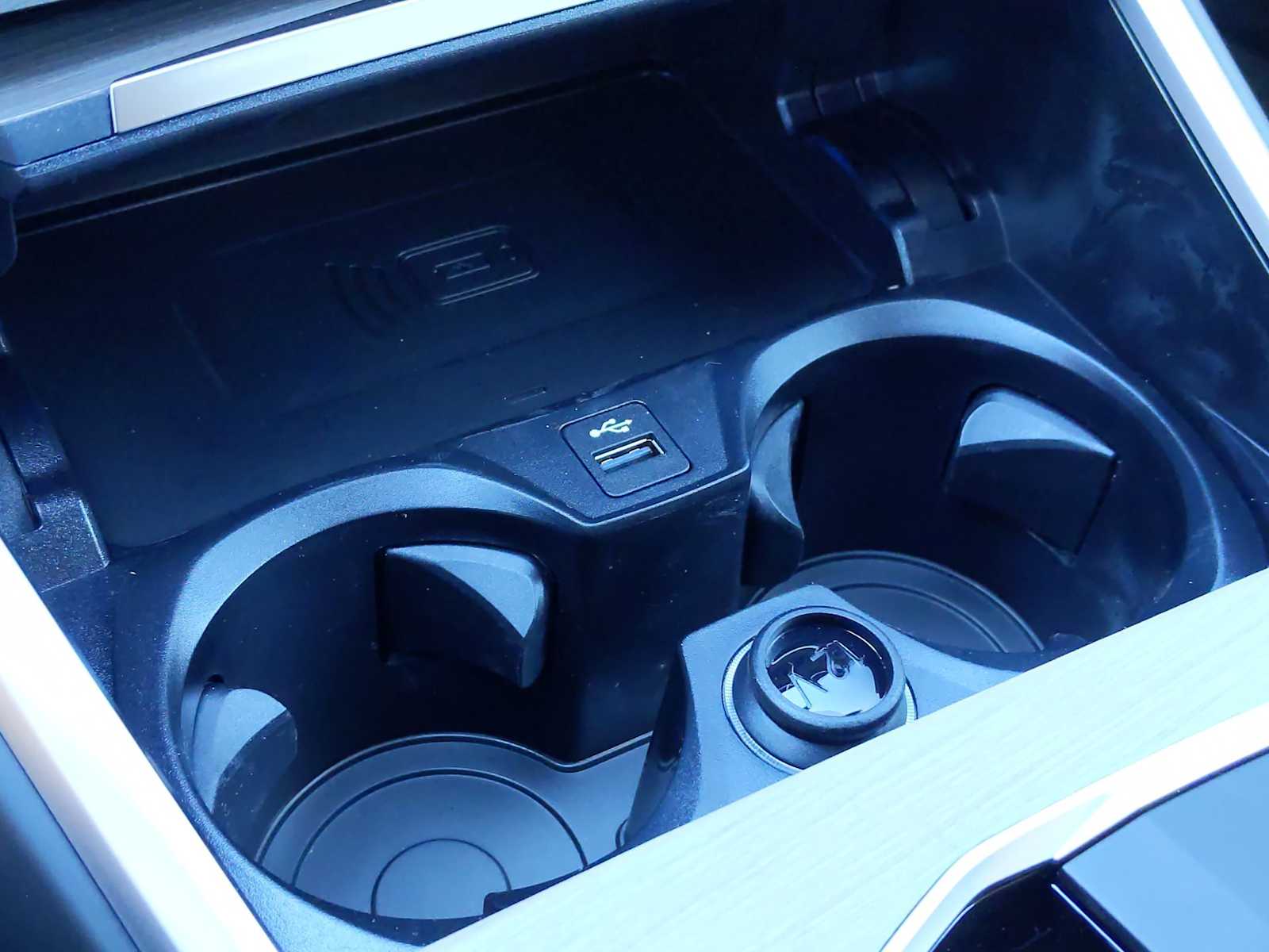Thumbnail: 2025 BMW i4 - 33