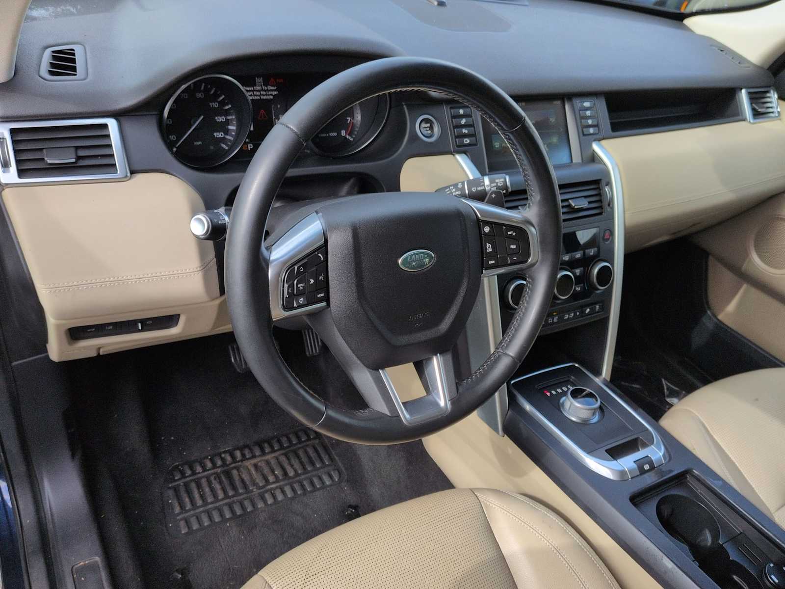 Thumbnail: 2016 Land Rover Discovery Sport - 10