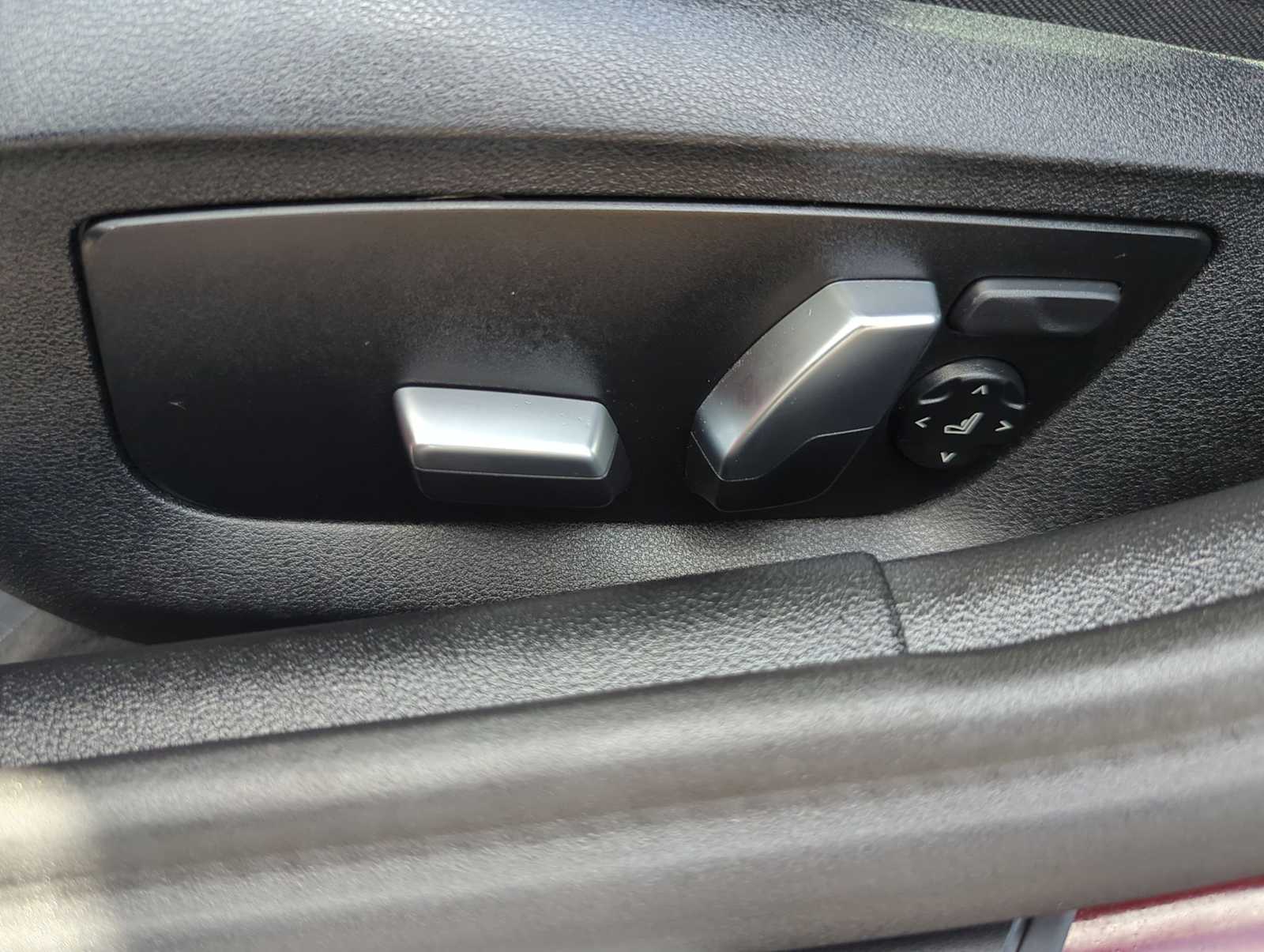 Thumbnail: 2023 BMW 5 Series - 17